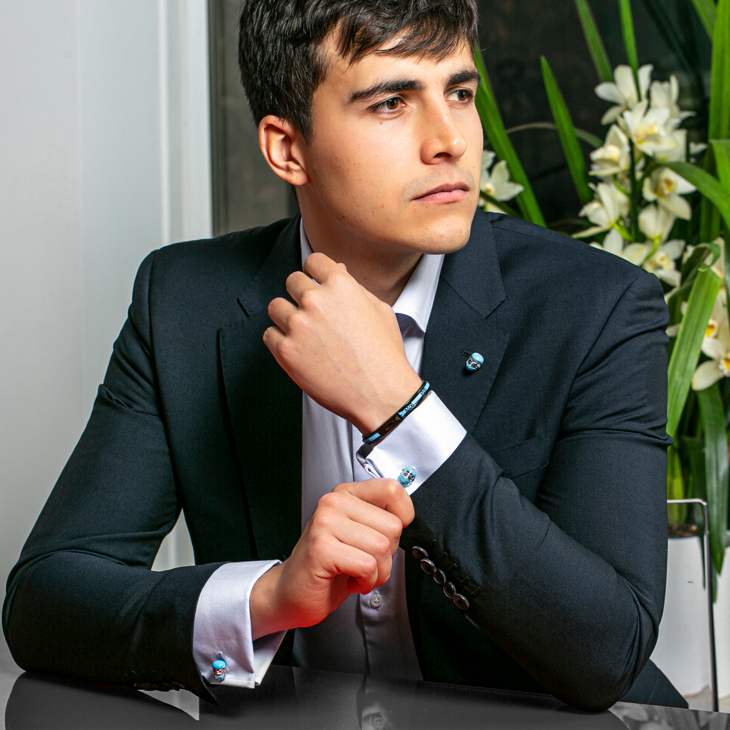 Doctor Bulldog cufflinks with blue Swarovski elements