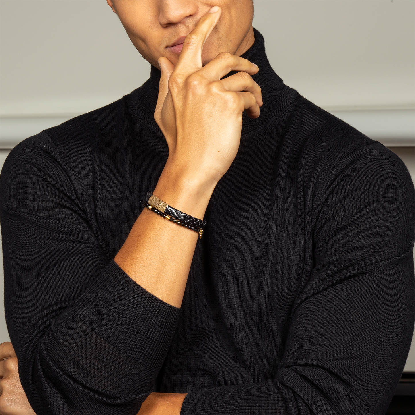 Graffiato Oval Leather Bracelet in Black with Yellow Gold Plated