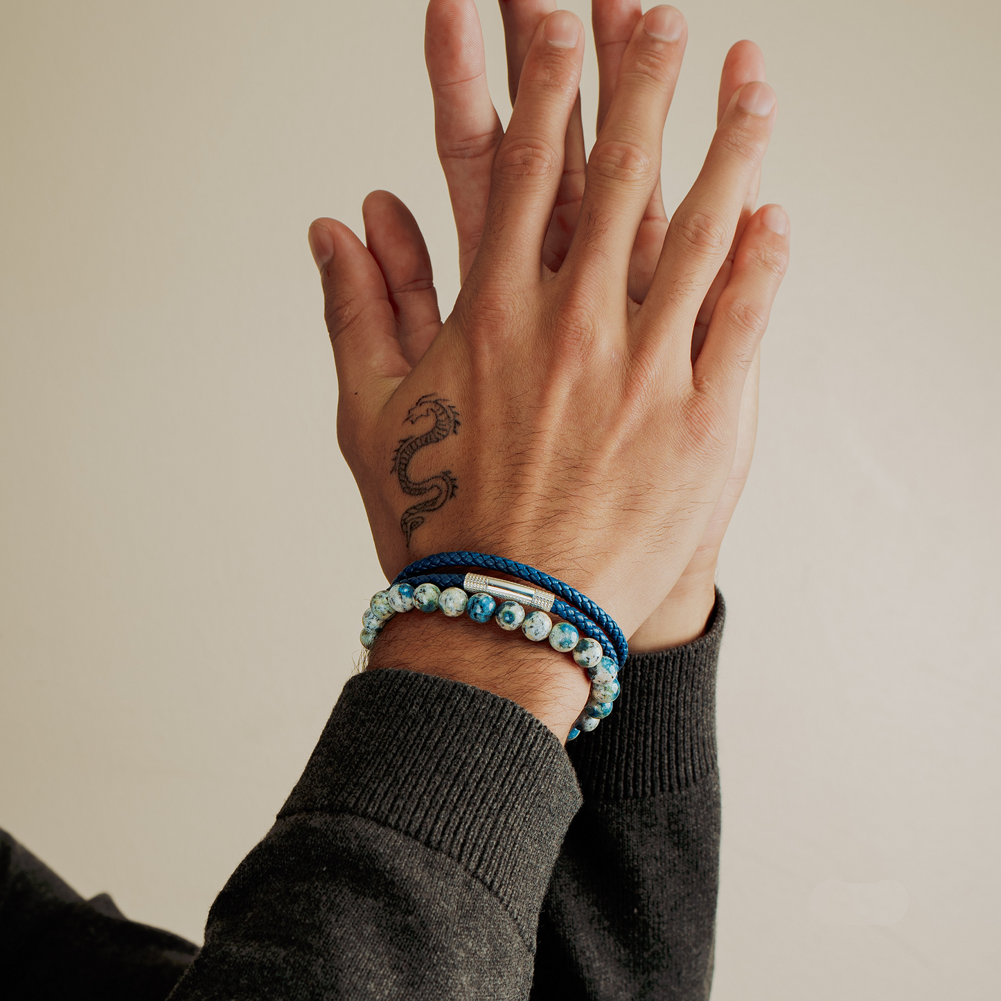 Lhasa Graffiato Beaded Bracelet in Rhodium Silver with Cream and Blue Azurite