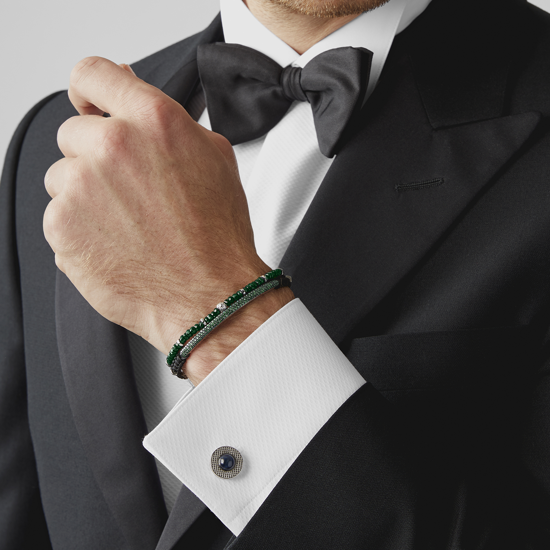 Nodo Beaded Bracelet In Rhodium Plated Silver With Green Emerald