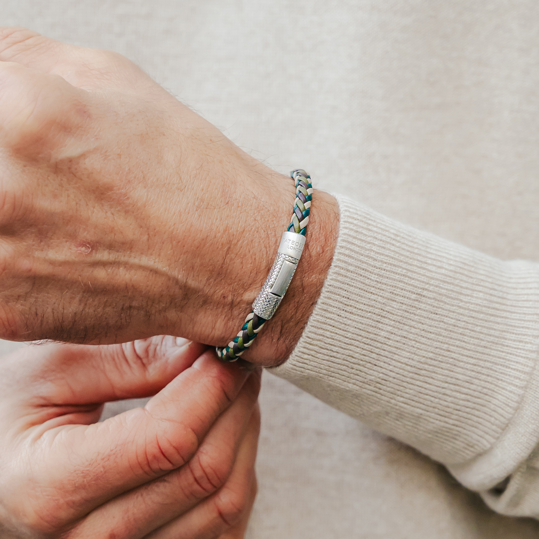 Herringbone Click Multi Pelle Bracelet In Rhodium Plated Sterling Silver With Khaki Leather