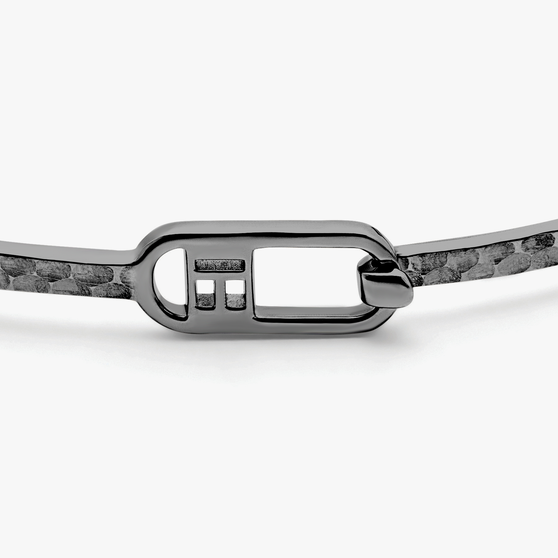 T-bangle in hammered black rhodium plated sterling silver (UK) 2