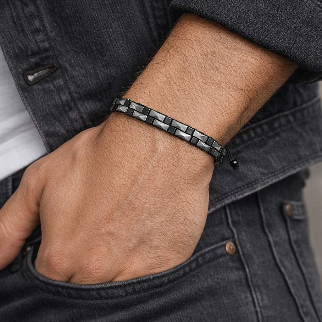 THOMPSON Mini Pyramid Bracelet With Hematite