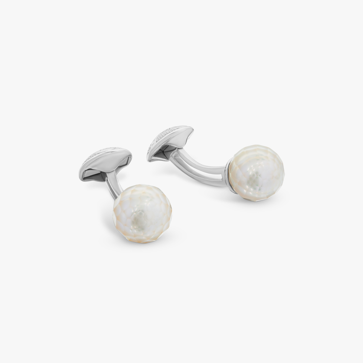 White faceted pearl cufflinks 18k white gold