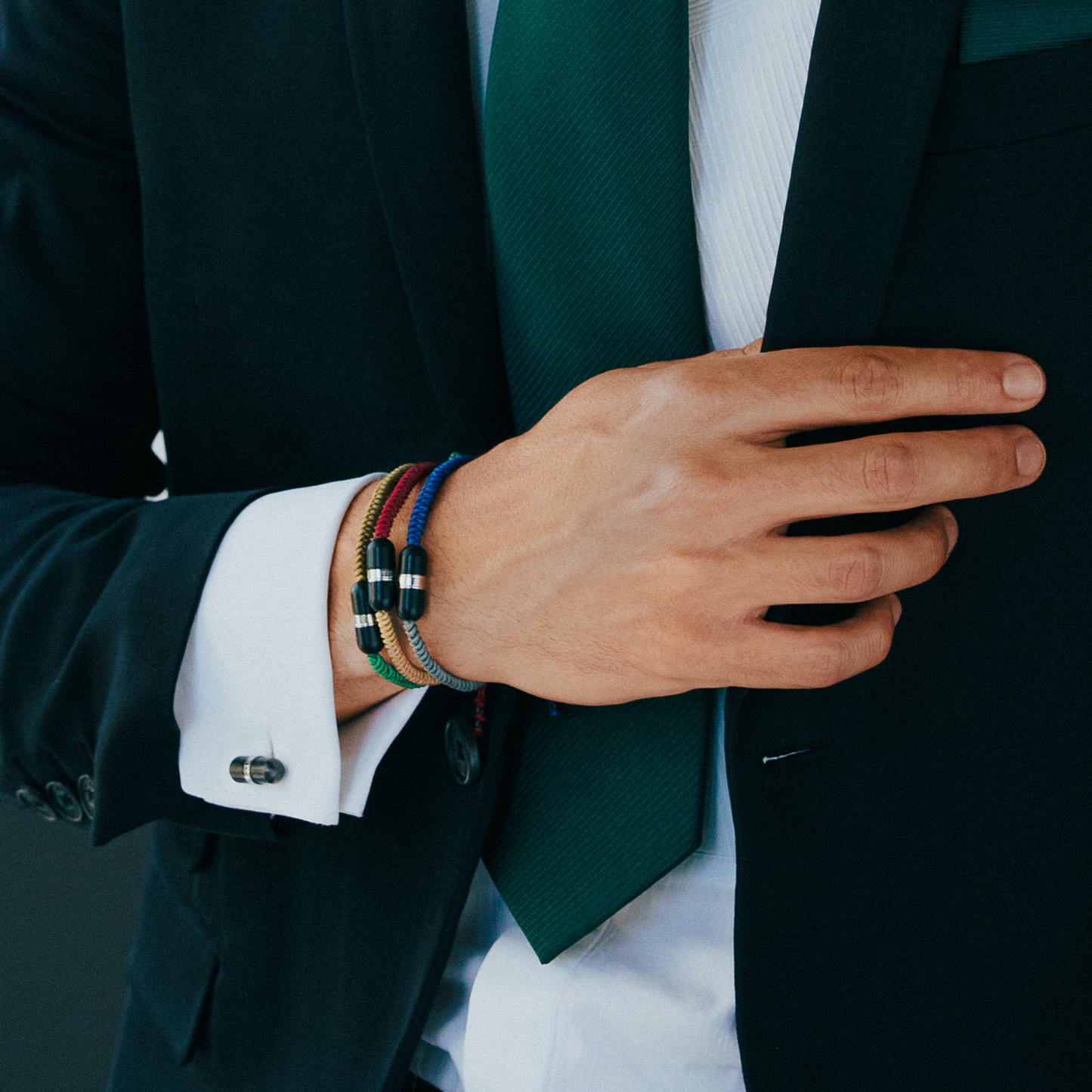 ELTON JOHN Metallic Pill Primo bracelet in burgundy and beige macrame