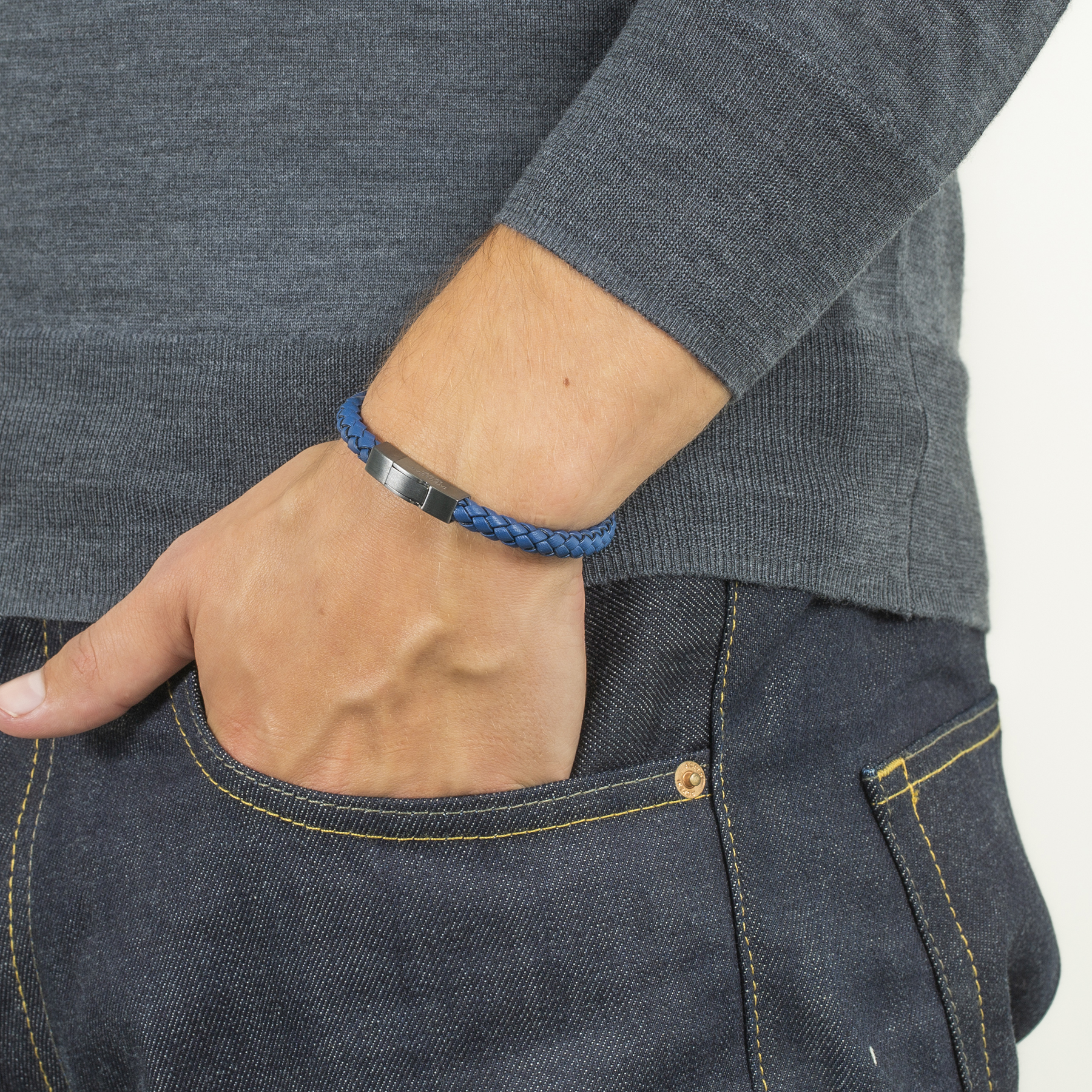 Click Tocco bracelet in grey piped Italian blue leather with black rhodium plated sterling silver (UK) 4