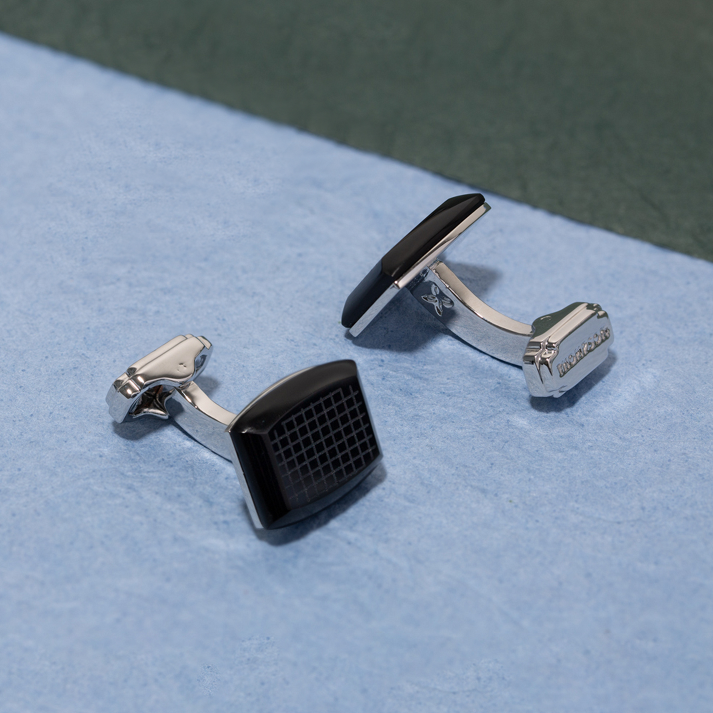 THOMPSON Woven Tonneau Cufflinks In Black Onyx With White Bronze